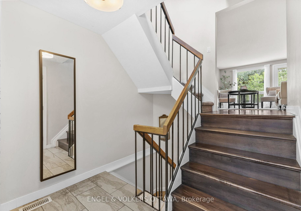 42d-benlea-drive-ottawa-ontario-x12351147
