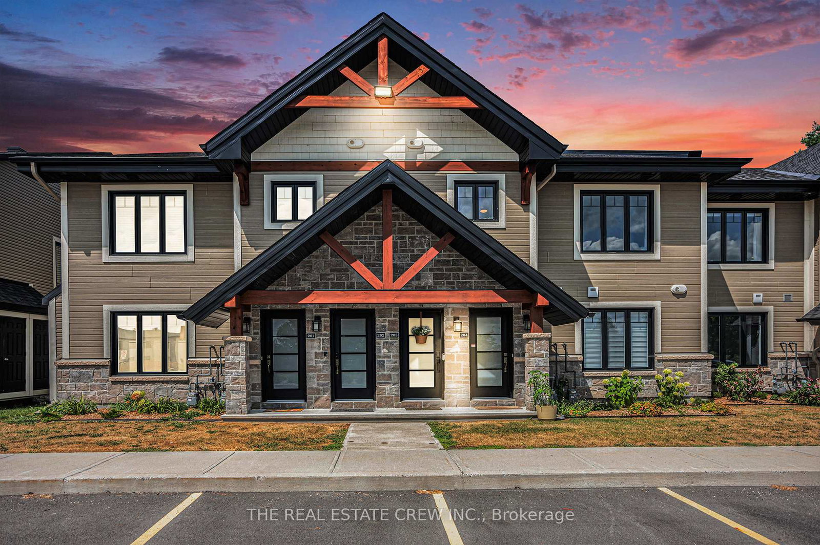 83-st-moritz-trail-n-russell-ontario-x12351350