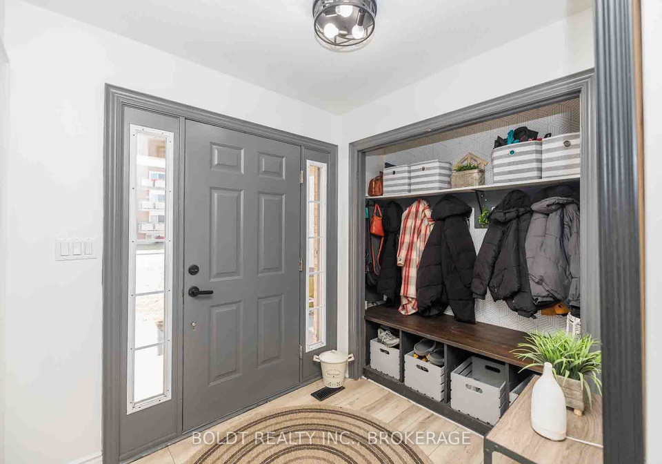 10-12-metcalfe-street-thorold-ontario-x12351520
