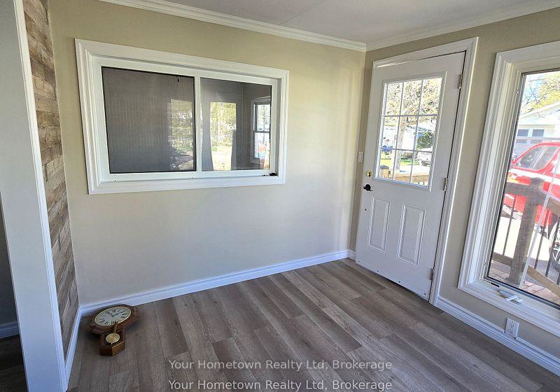 483-spruce-street-centre-wellington-ontario-x12351526