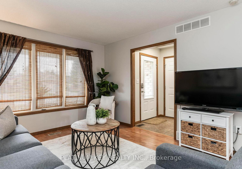 51-queensway-drive-strathroy-caradoc-ontario-x12352689