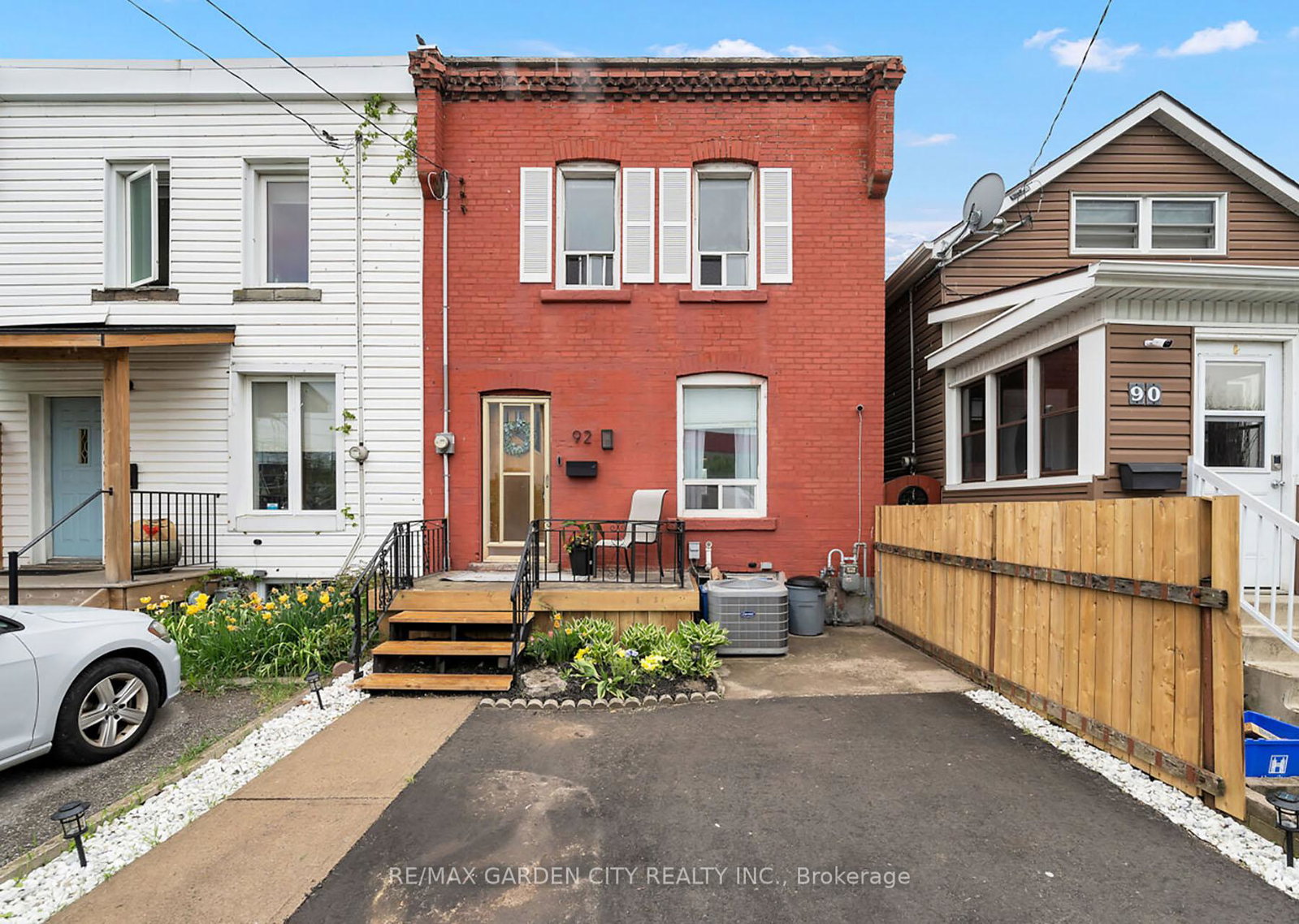 92-glendale-avenue-n-hamilton-ontario-x12352730