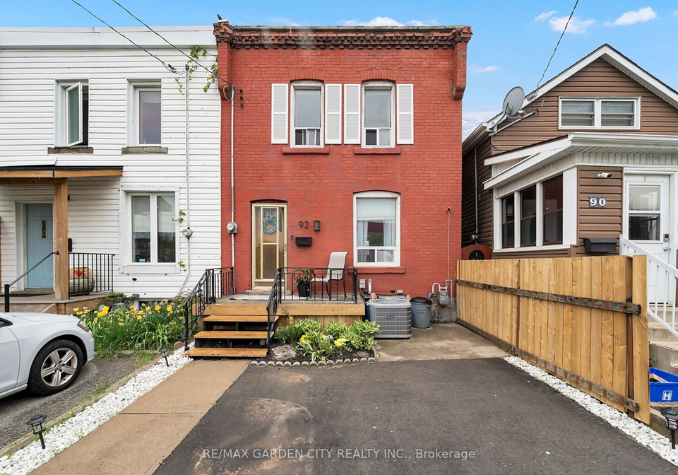 92-glendale-avenue-n-hamilton-ontario-x12352730
