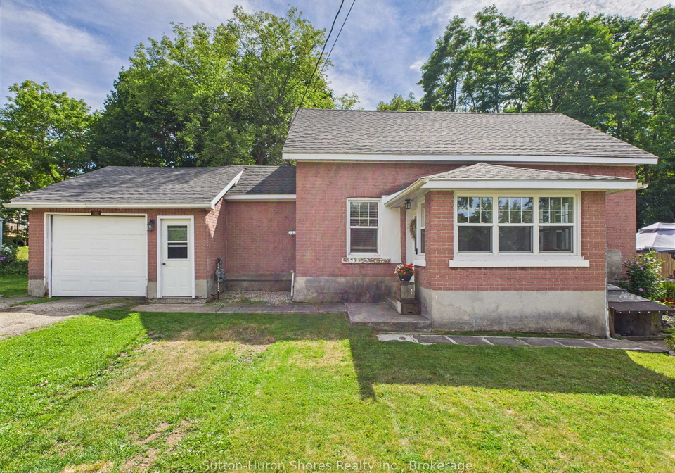 24-market-street-arran-elderslie-ontario-x12352772