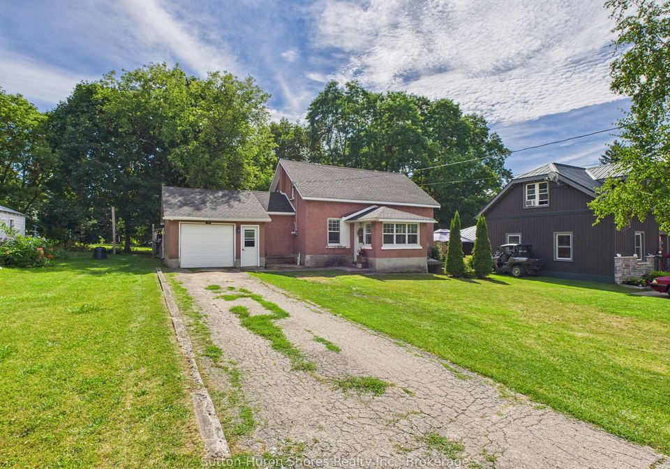 24-market-street-arran-elderslie-ontario-x12352772