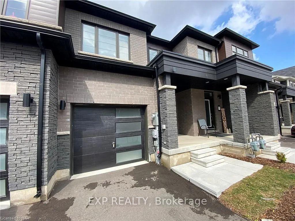 8317-mulberry-drive-niagara-falls-ontario-x12352847