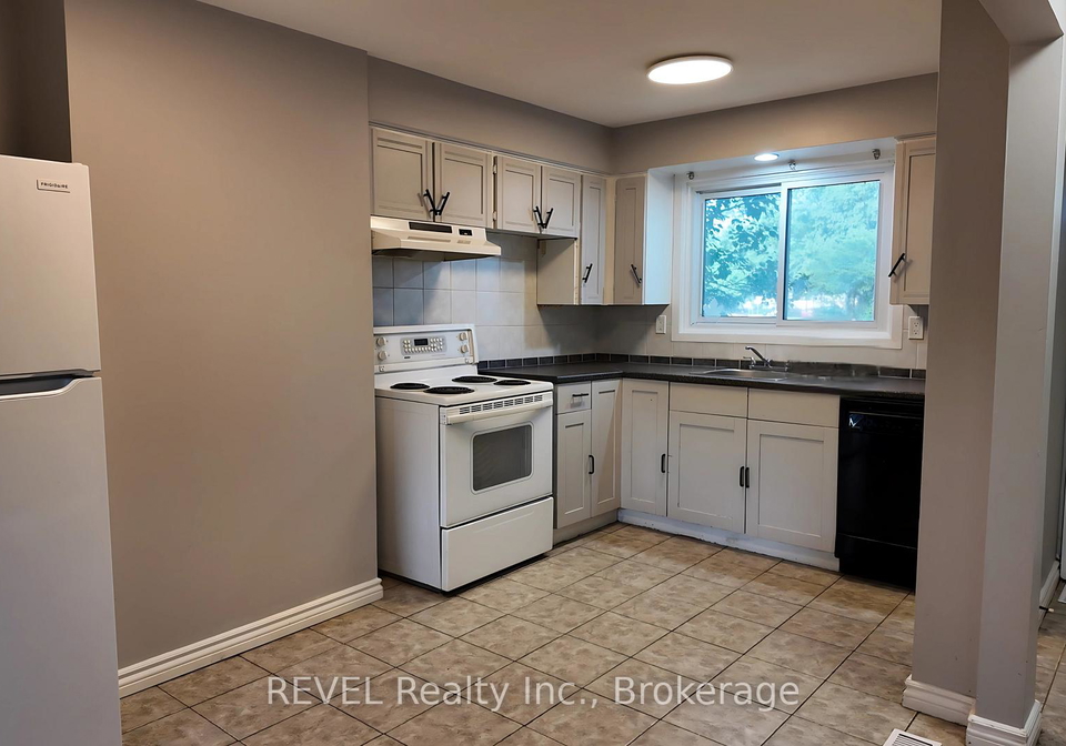 25-linfield-drive-st-catharines-ontario-x12353602