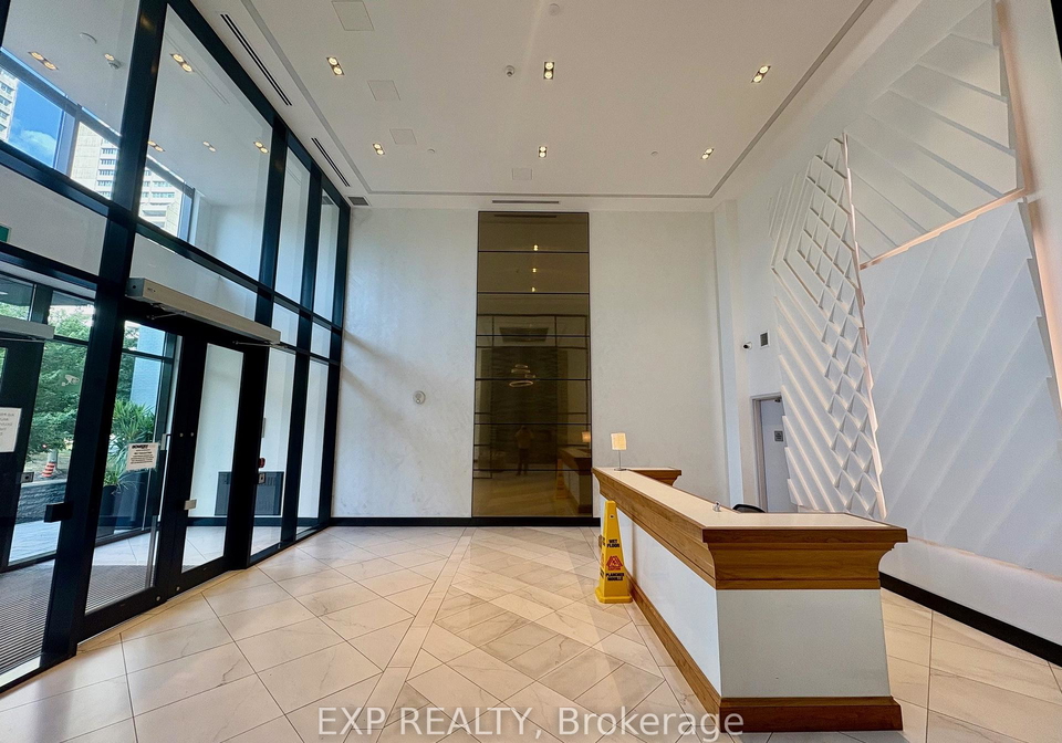 255-bay-street-ottawa-ontario-x12353922