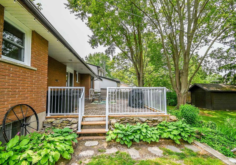 18-oakridge-crescent-port-colborne-ontario-x12354108