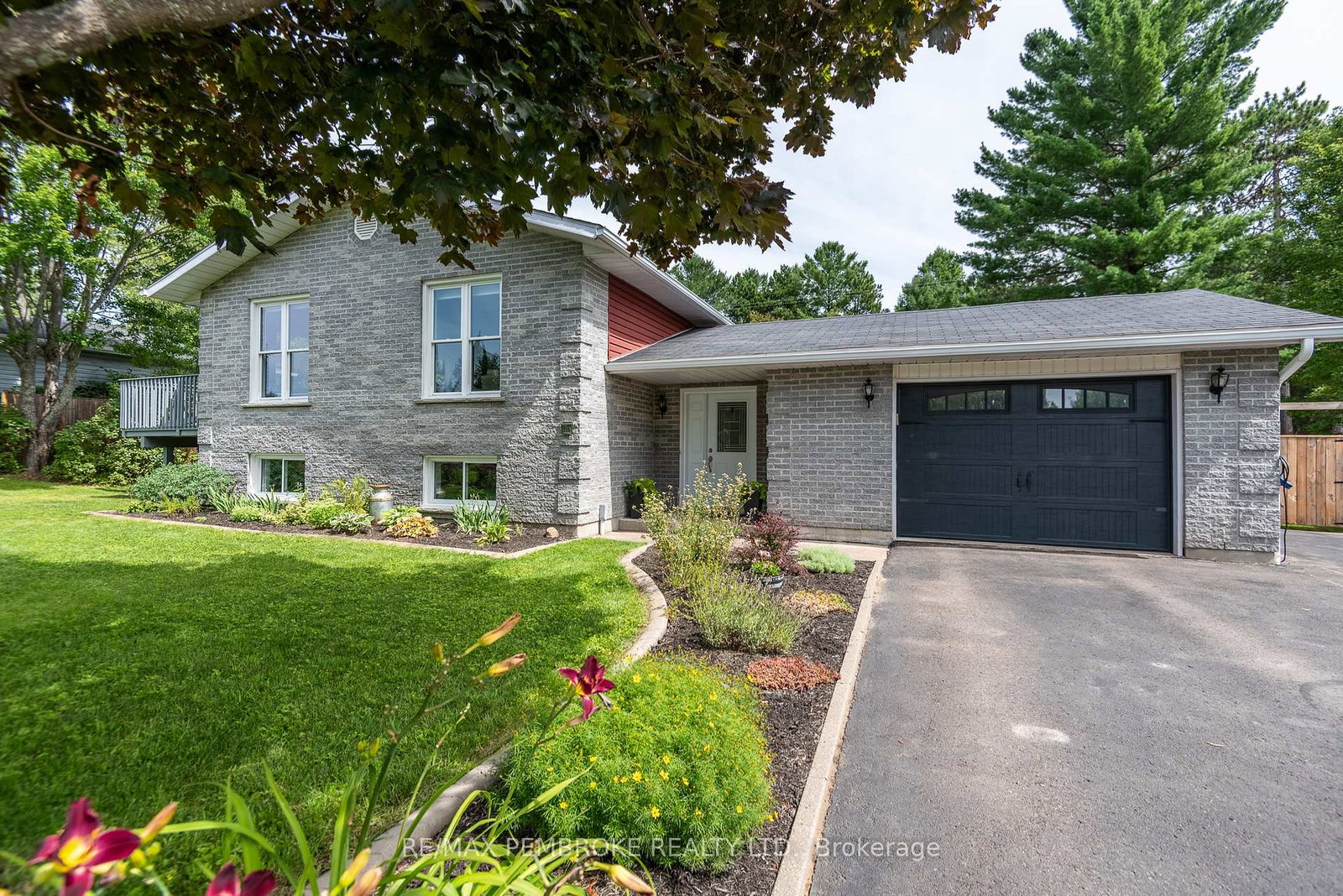 306-carla-street-petawawa-ontario-x12354782