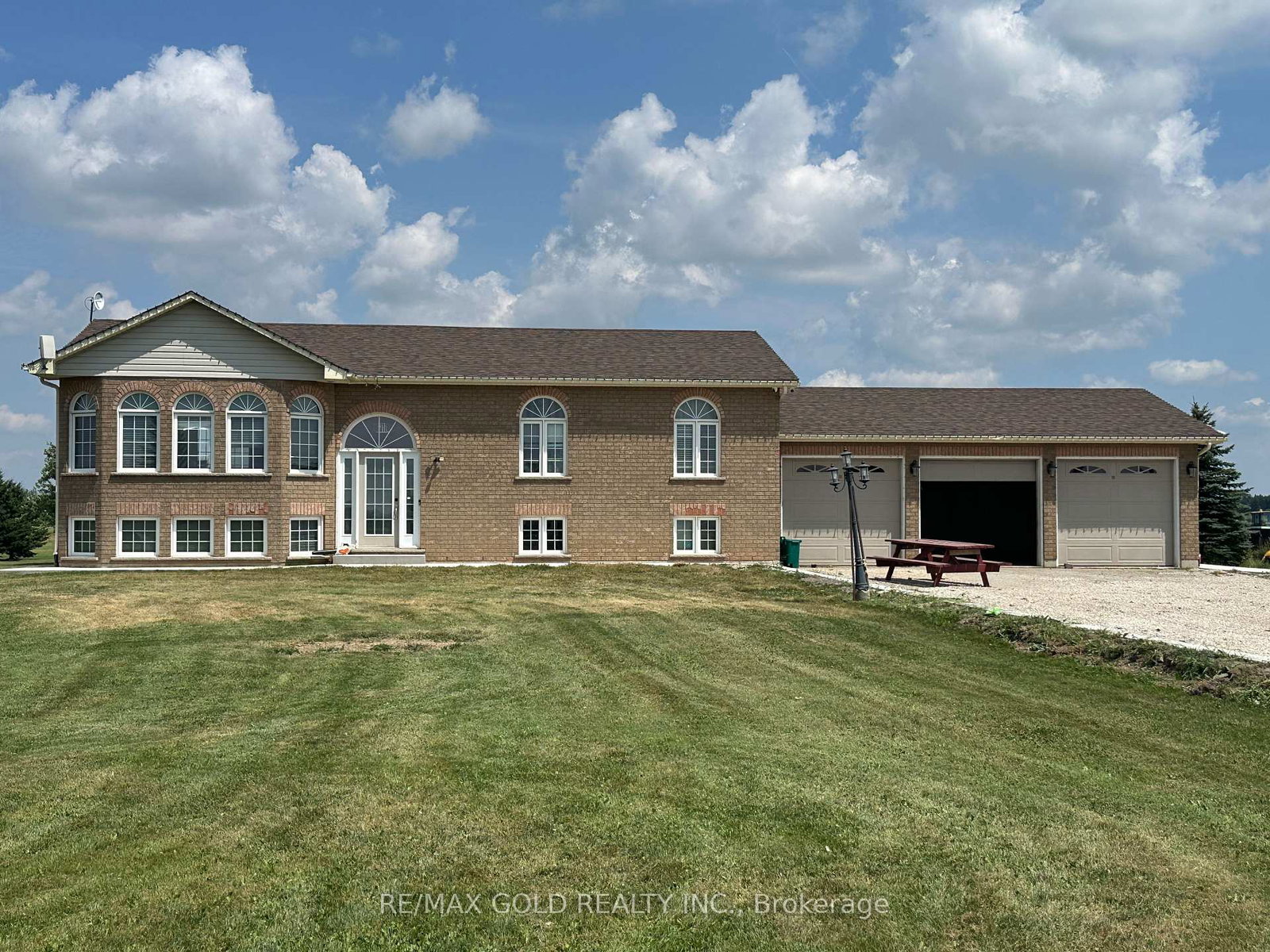 197491-2nd-line-melancthon-ontario-x12354816