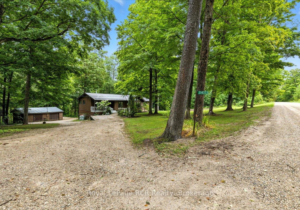 214333-baseline-road-west-grey-ontario-x12355045
