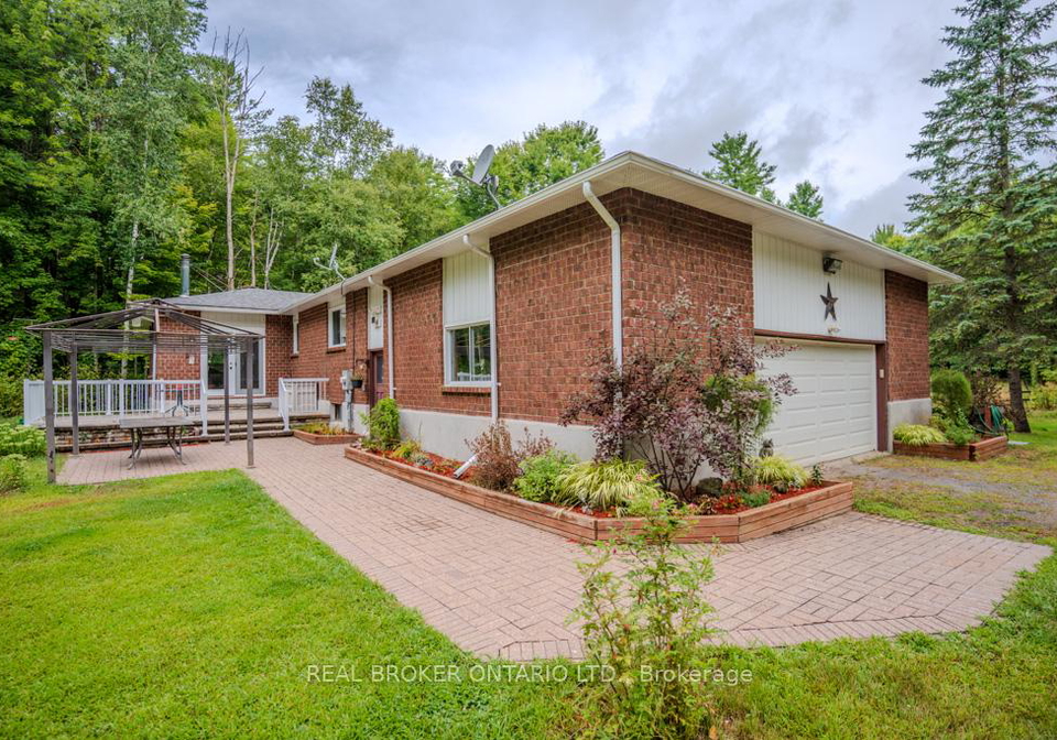 2089-totem-ranch-road-e-north-grenville-ontario-x12355126