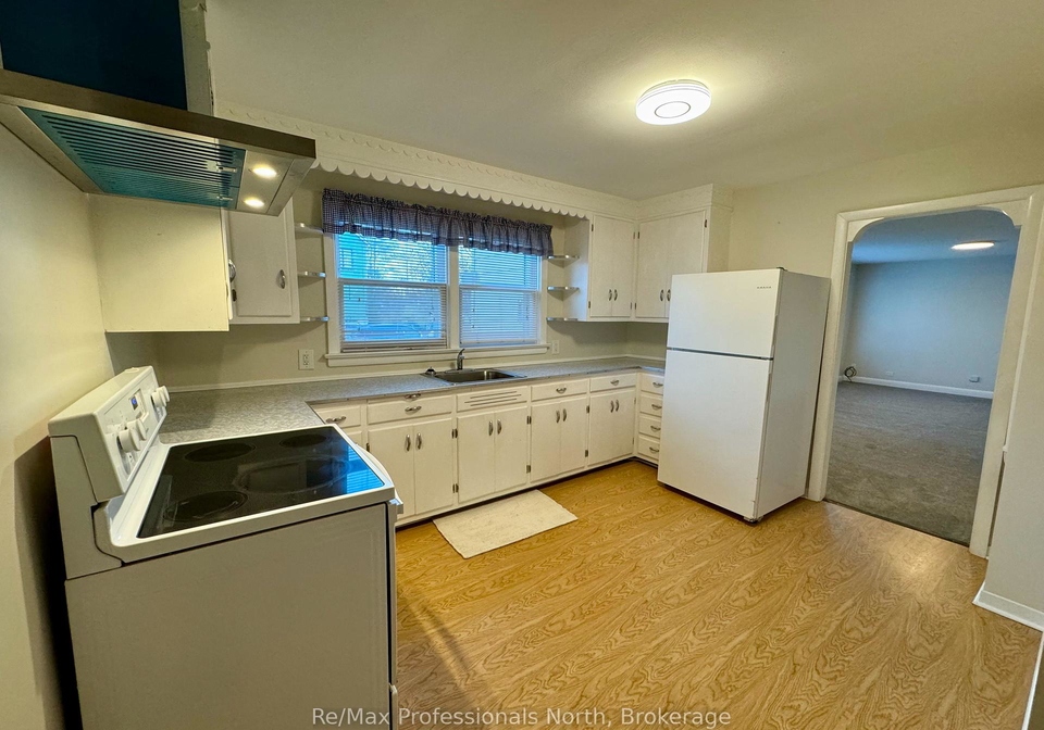 260-isaac-street-gravenhurst-ontario-x12355285