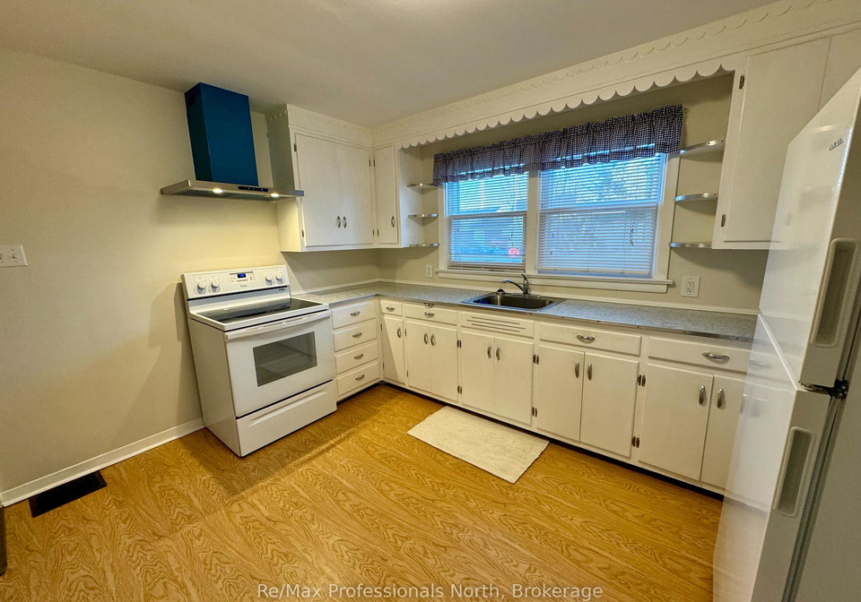 260-isaac-street-gravenhurst-ontario-x12355285