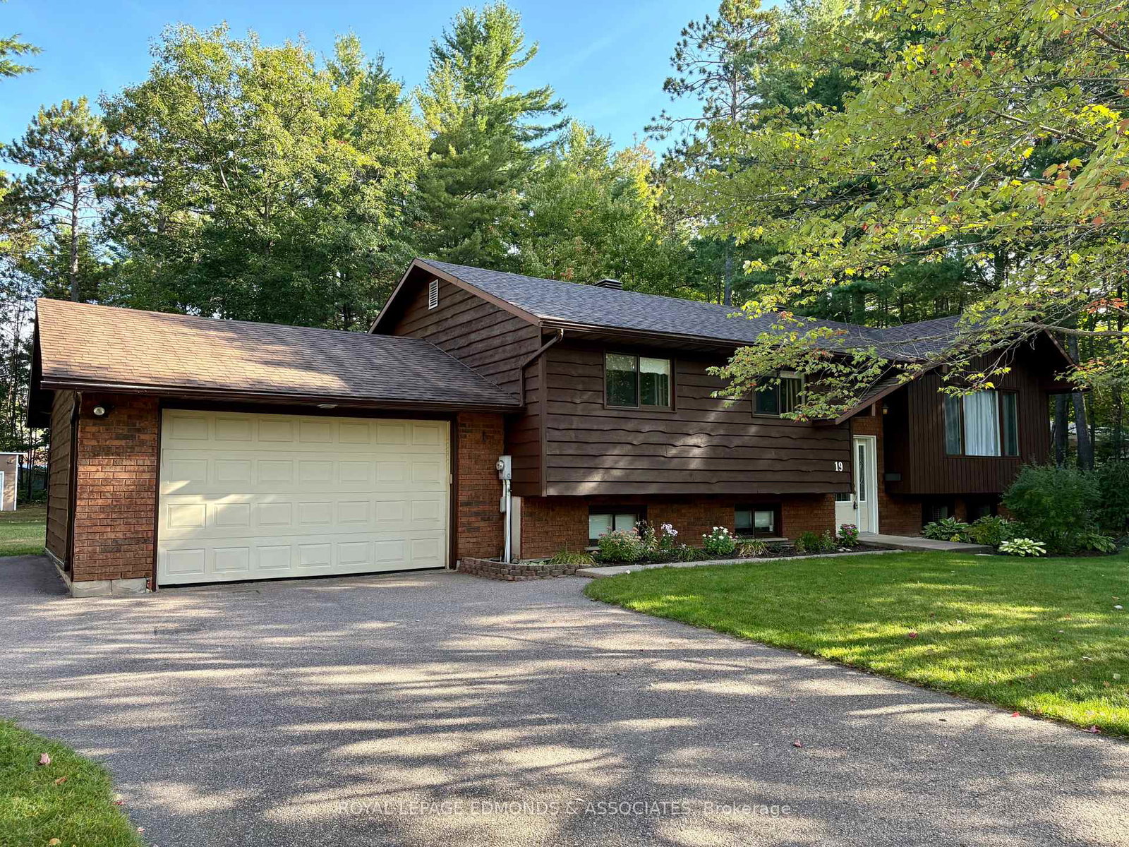 19-selley-street-petawawa-ontario-x12355602