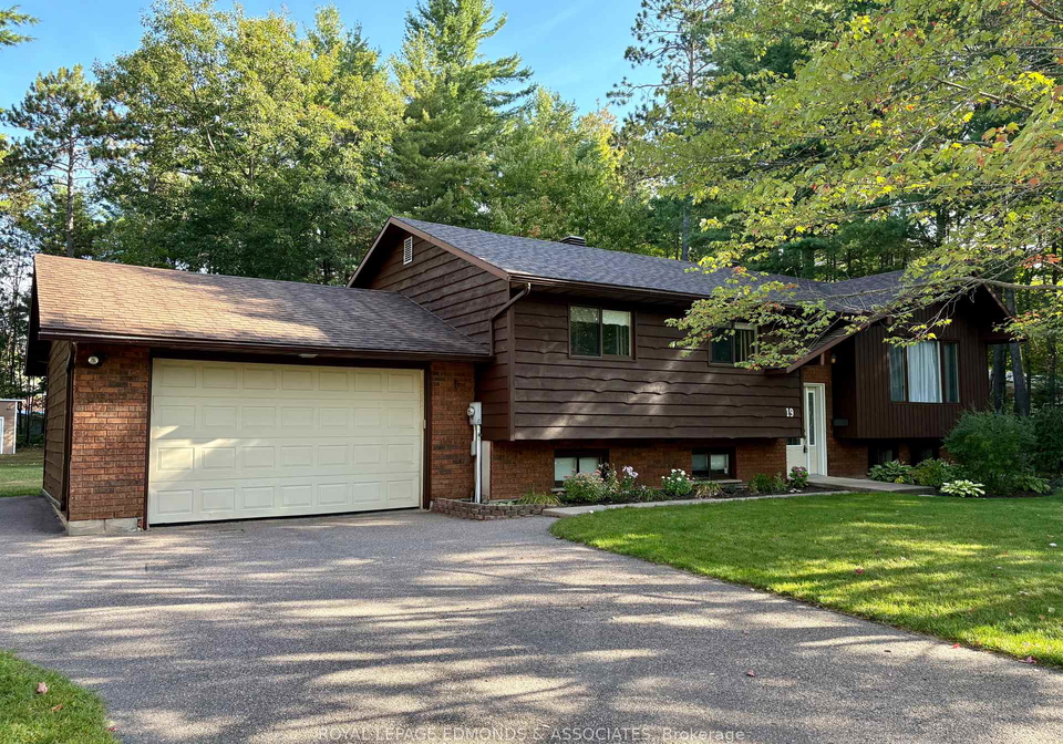 19-selley-street-petawawa-ontario-x12355602