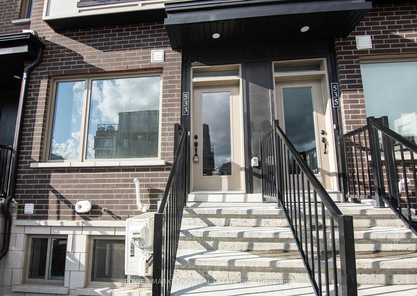 533-takamose-private-ottawa-ontario-x12355859