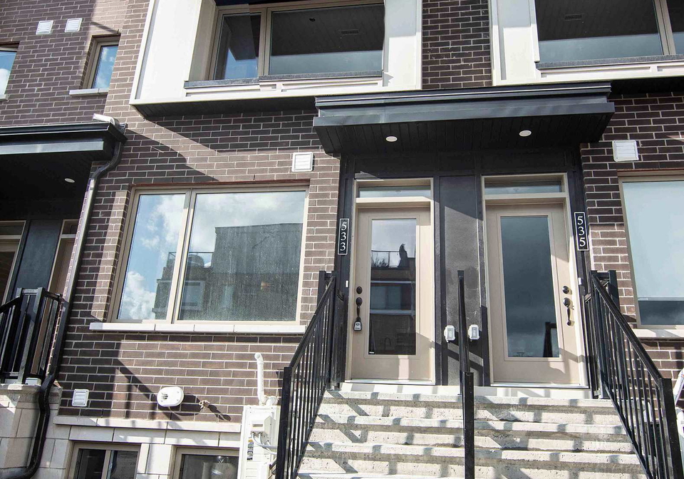 533-takamose-private-ottawa-ontario-x12355859