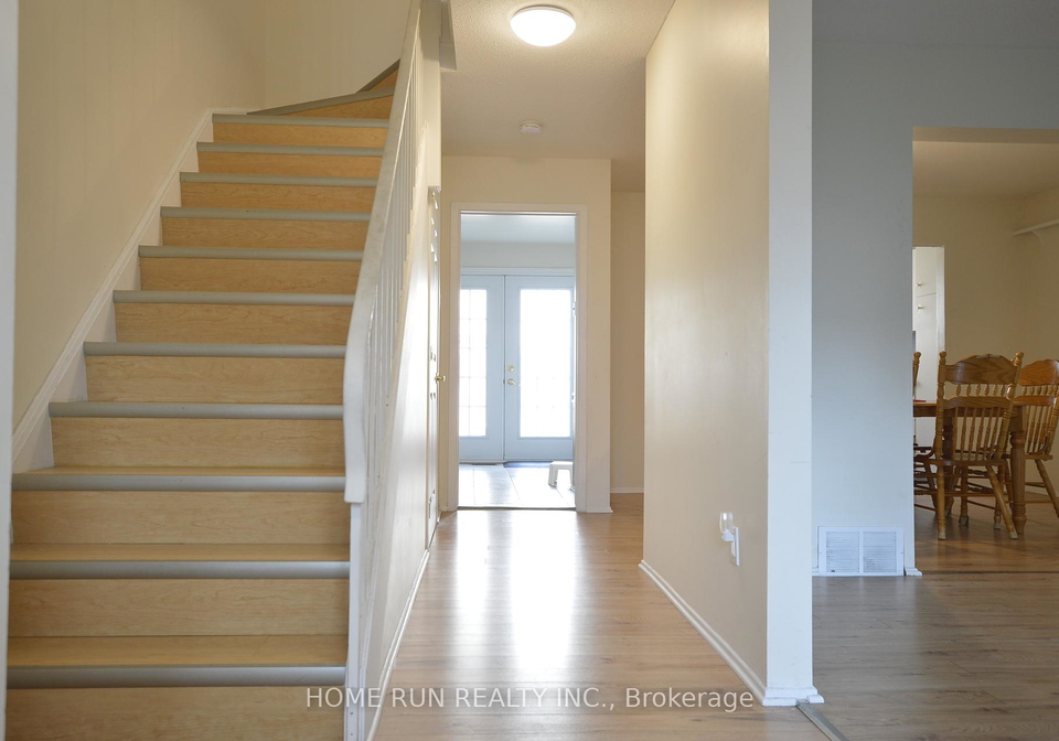 617-trelawny-private-ottawa-ontario-x12356188