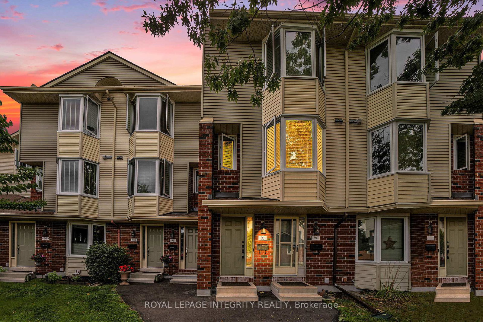 96-haxby-private-ottawa-ontario-x12356753