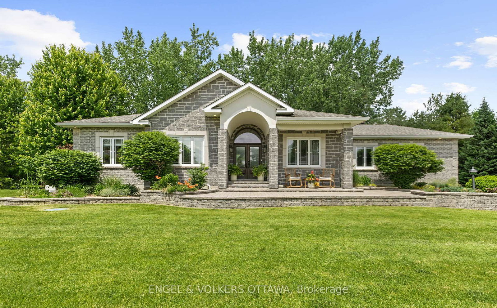 6957-lake-forest-walk-ottawa-ontario-x12356884