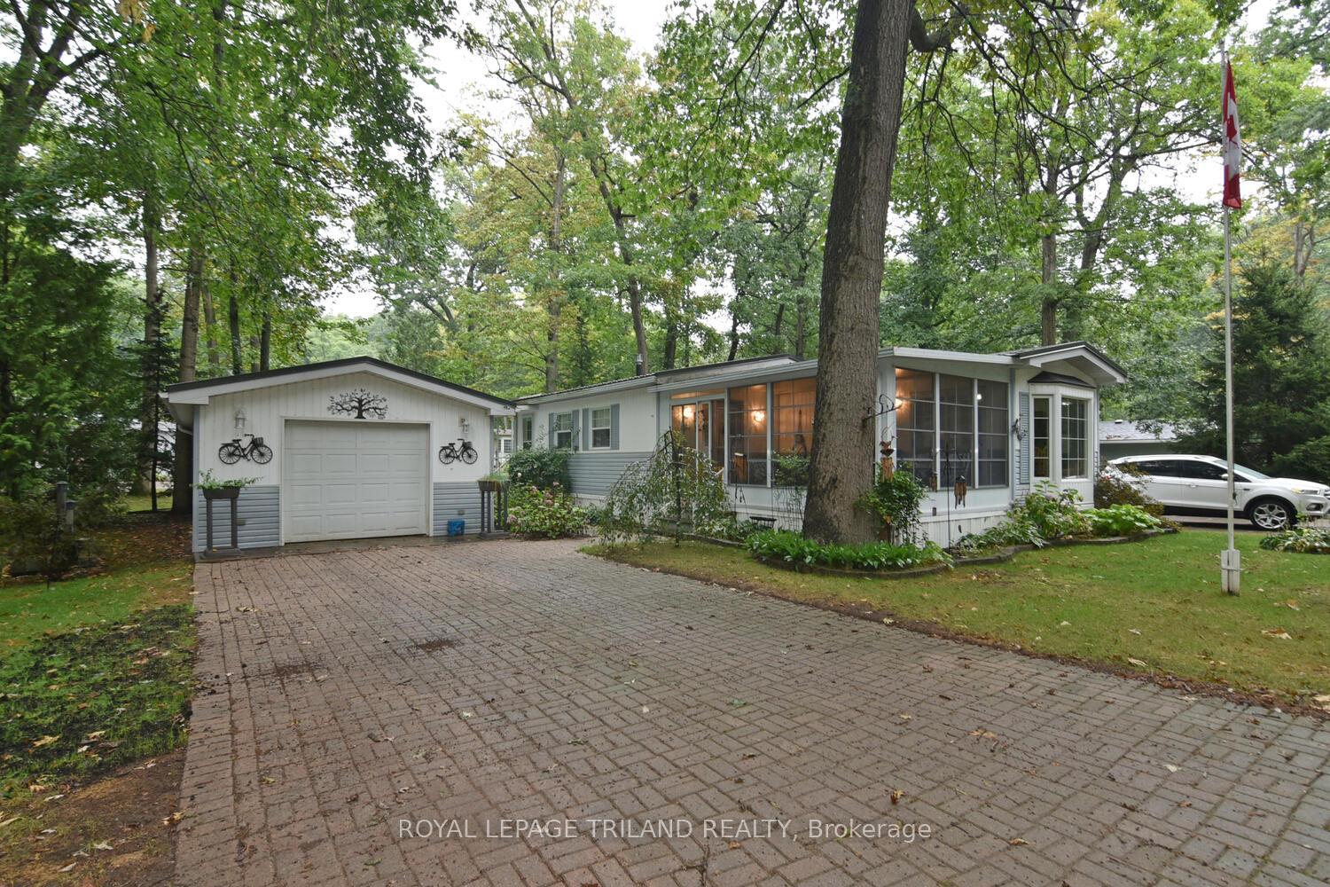 9910-northville-crescent-lambton-shores-ontario-x12356917