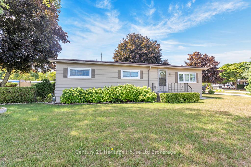 1-fourth-street-norfolk-ontario-x12357011