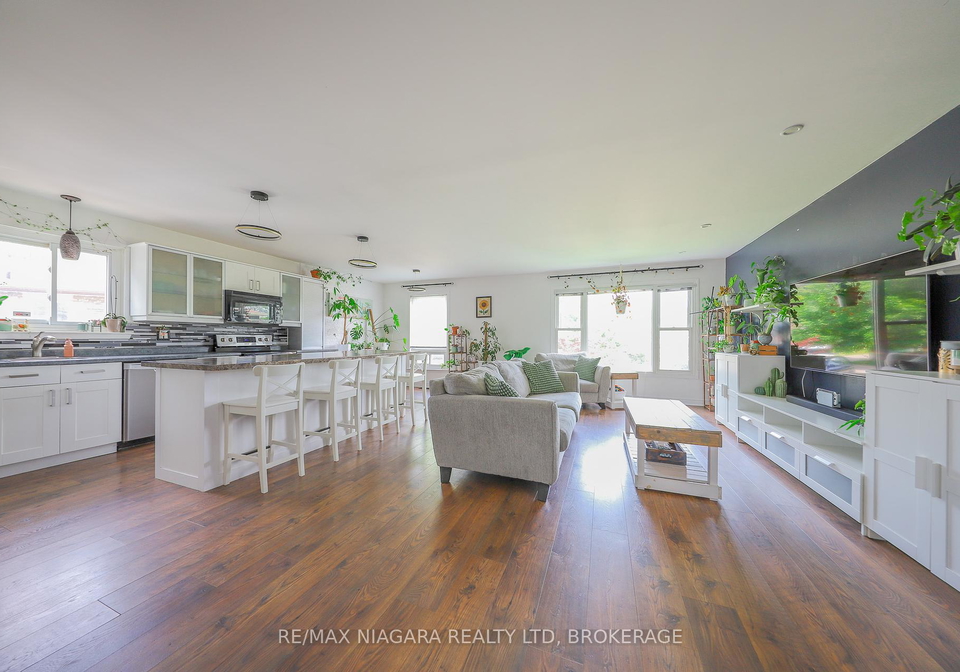18-roxborough-court-st-catharines-ontario-x12357415