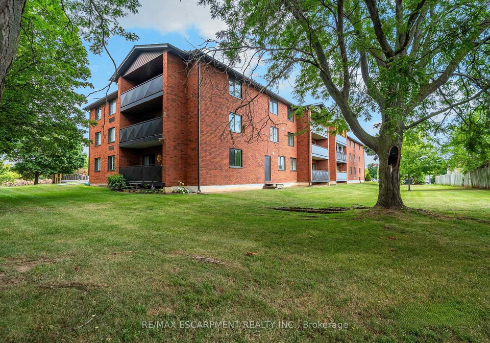 386-highway-8-hamilton-ontario-x12357459
