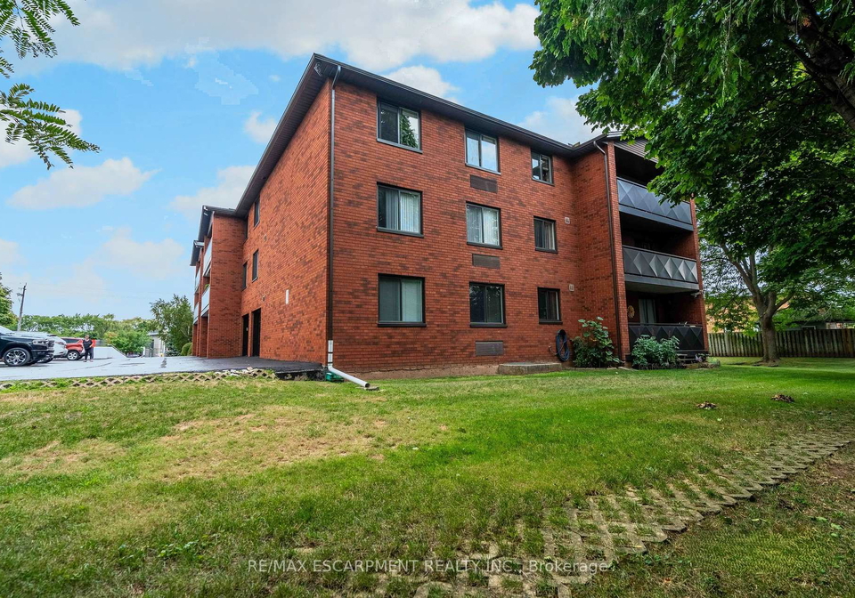 386-highway-8-hamilton-ontario-x12357459