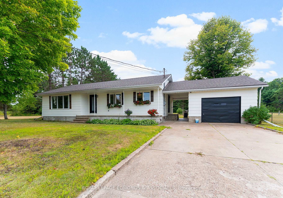135-uniacke-lane-deep-river-ontario-x12357559