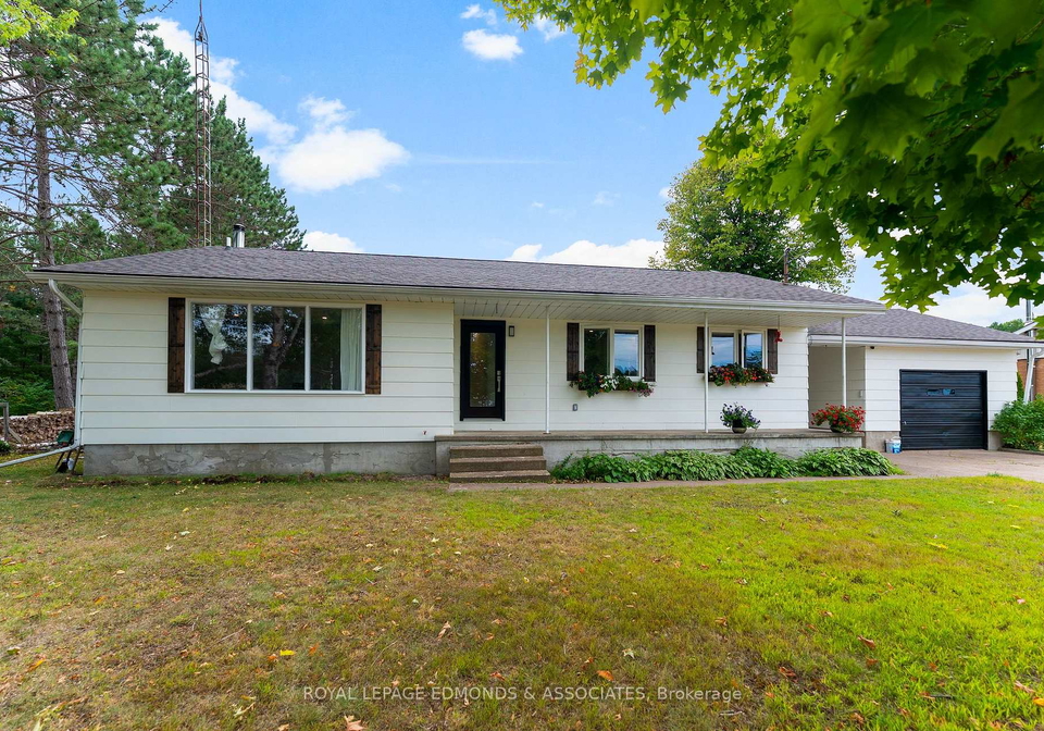 135-uniacke-lane-deep-river-ontario-x12357559