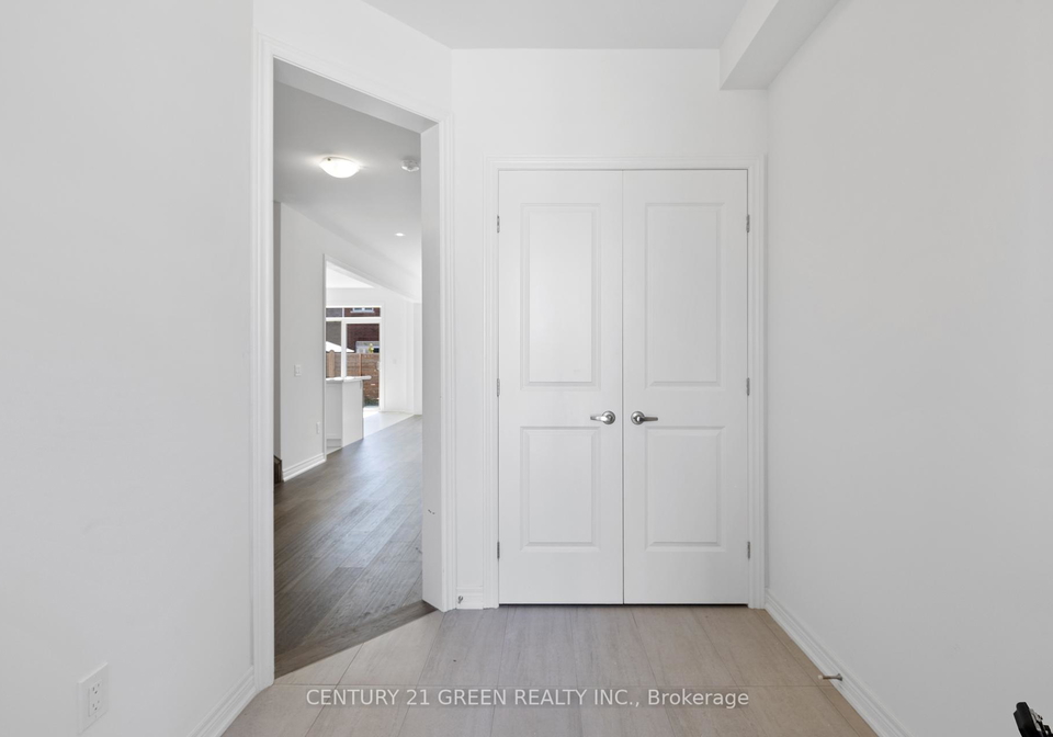 8-shawbridge-court-hamilton-ontario-x12358174