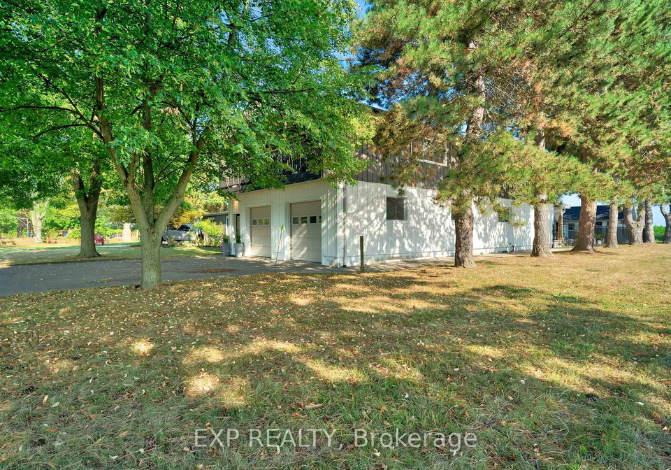 1436-3-line-niagara-on-the-lake-ontario-x12358270