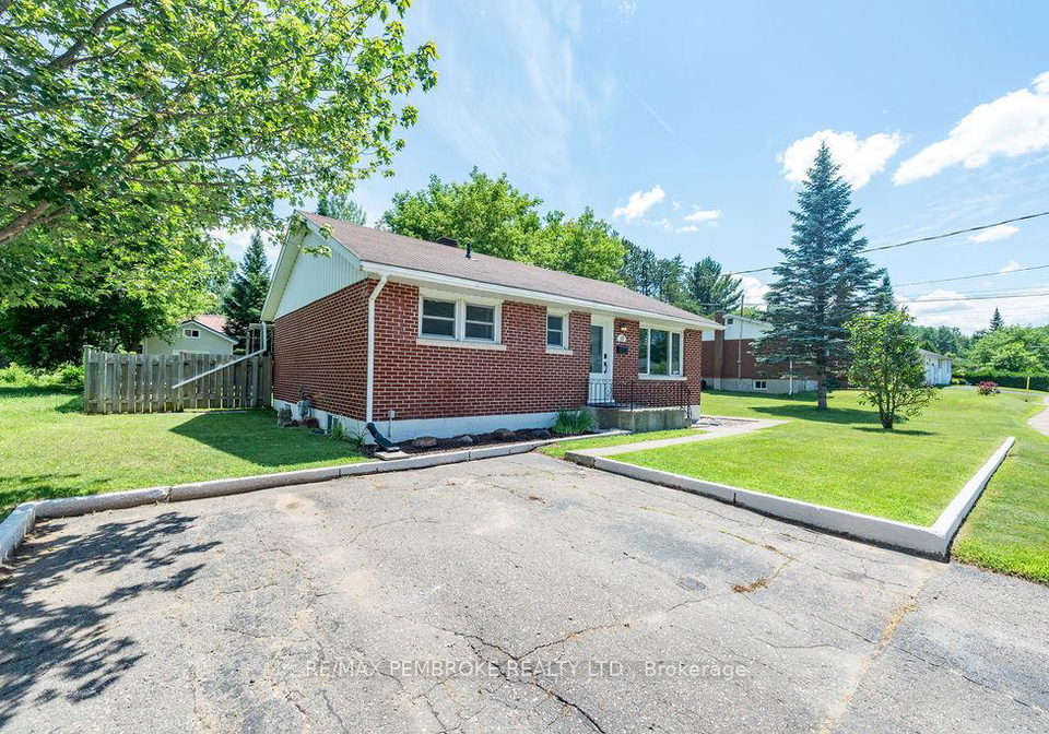 10-silke-drive-petawawa-ontario-x12358274