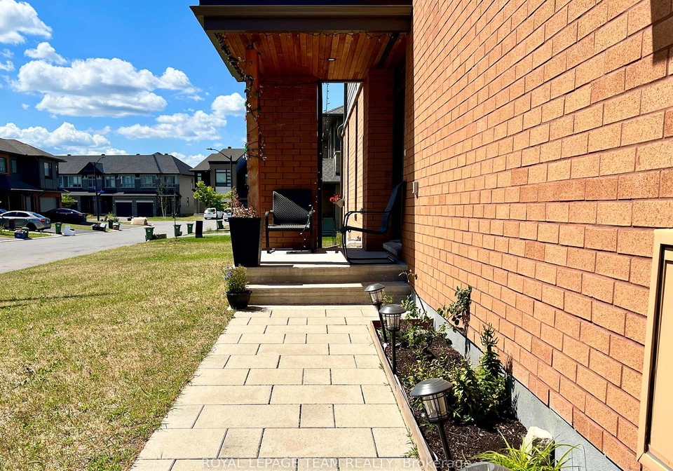 891-chipping-circle-ottawa-ontario-x12359428