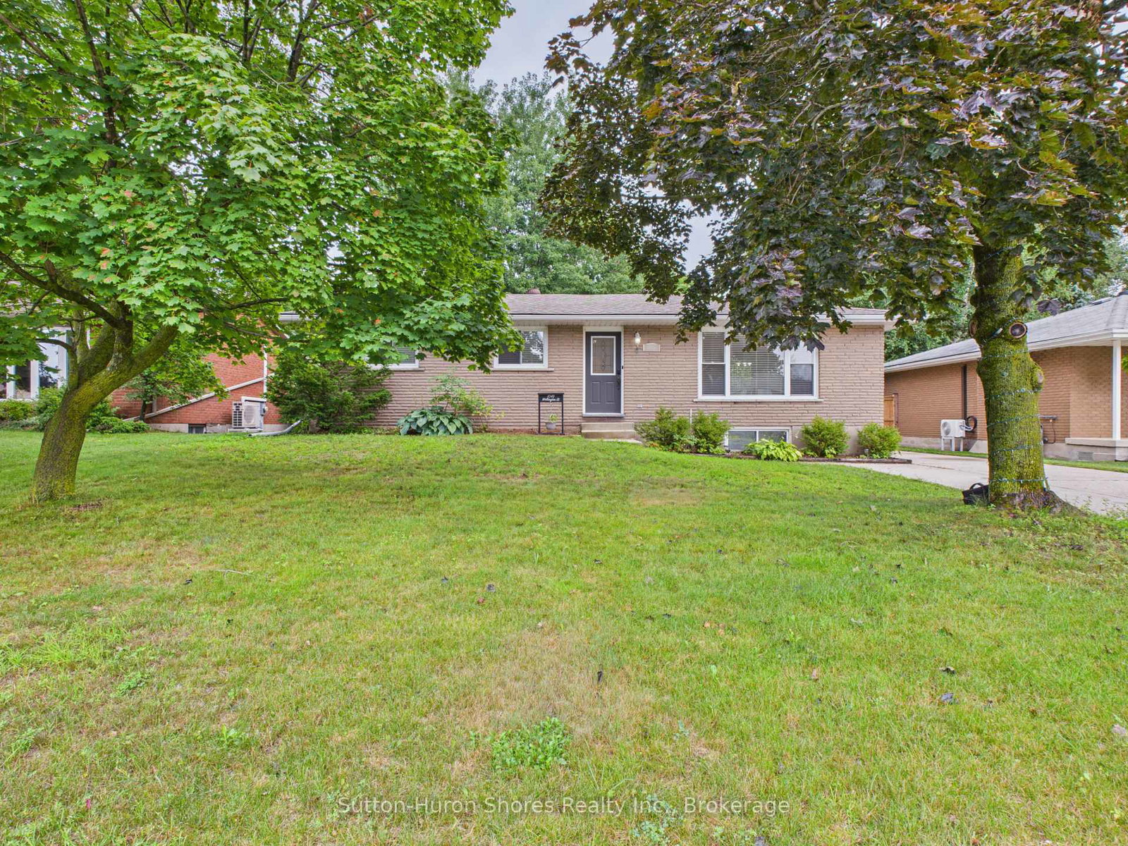 1049-wellington-street-saugeen-shores-ontario-x12359601