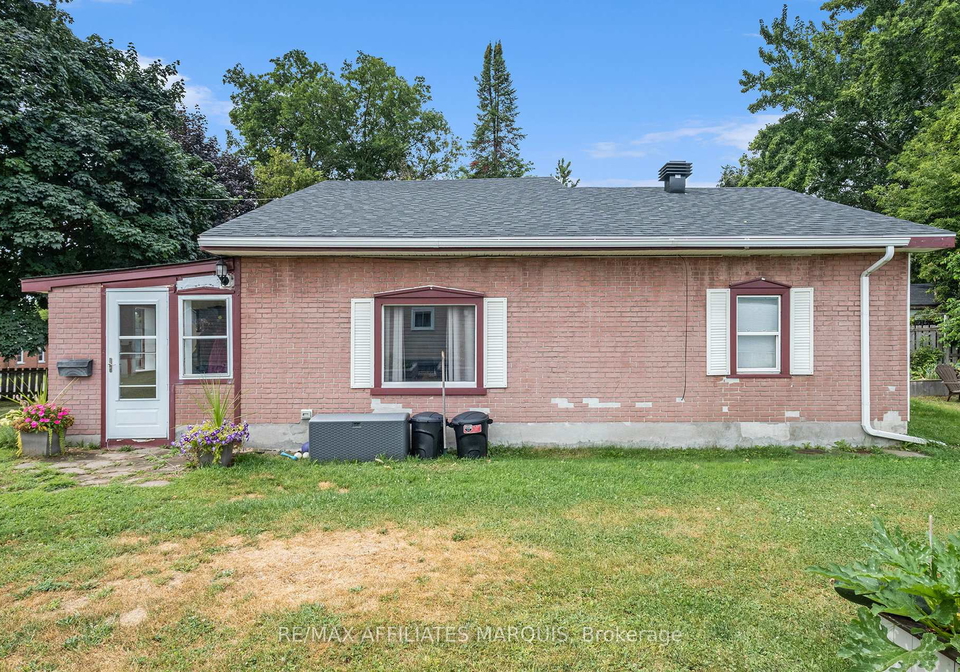 28-5th-street-montague-ma-x12360193