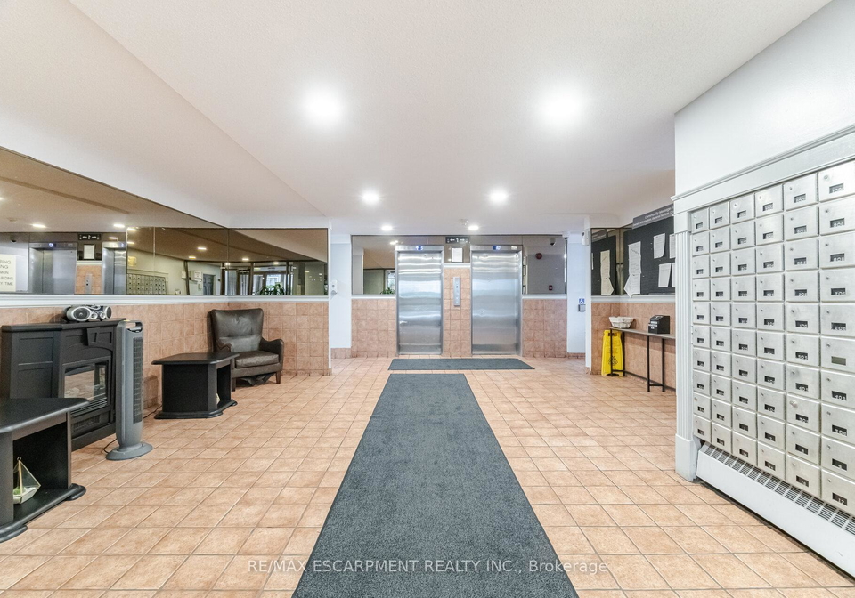 15-albright-road-hamilton-ontario-x12360264
