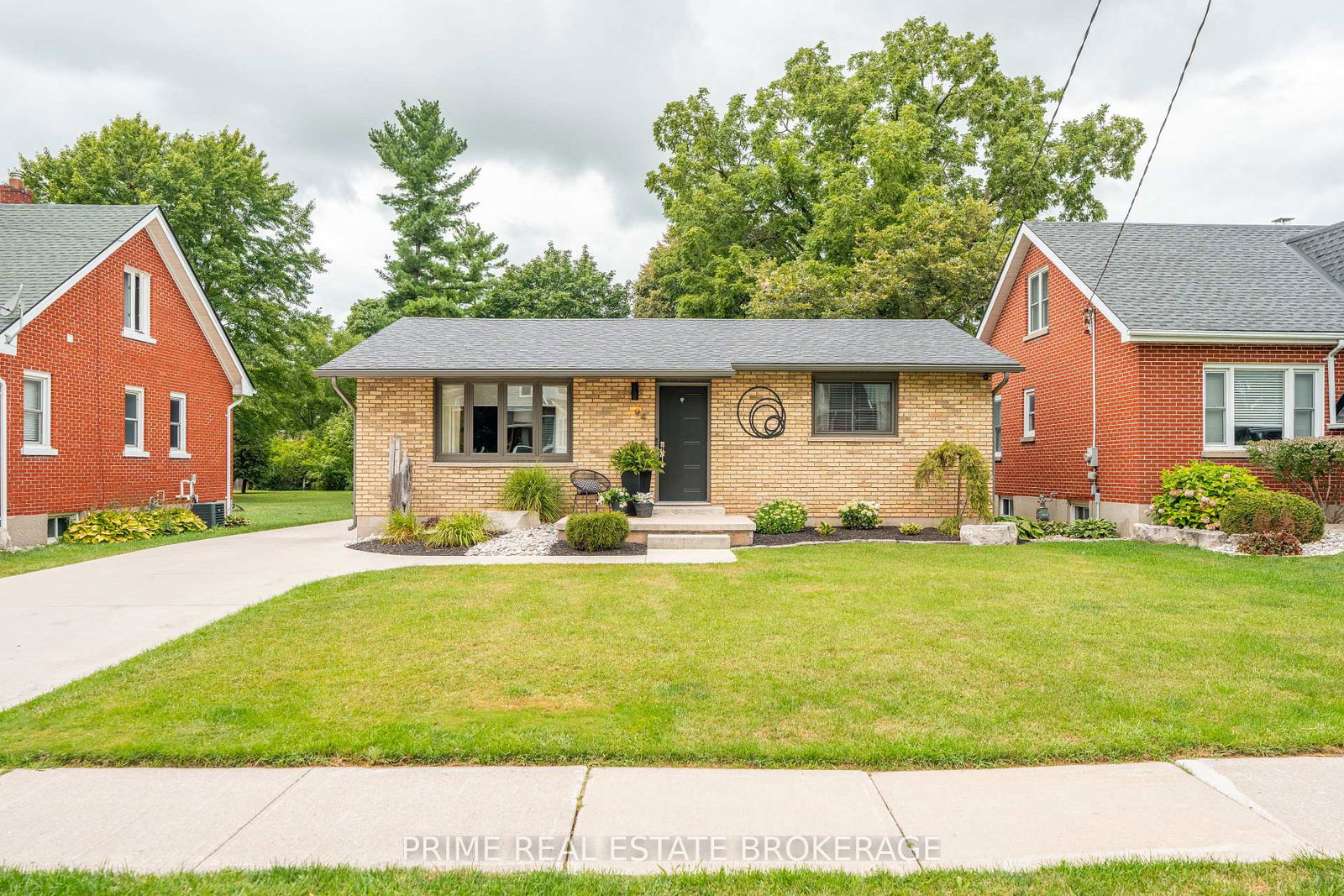 94-john-street-e-south-huron-ontario-x12360421
