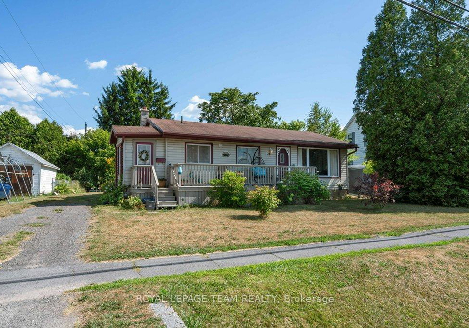 24-beach-avenue-south-dundas-ontario-x12361279