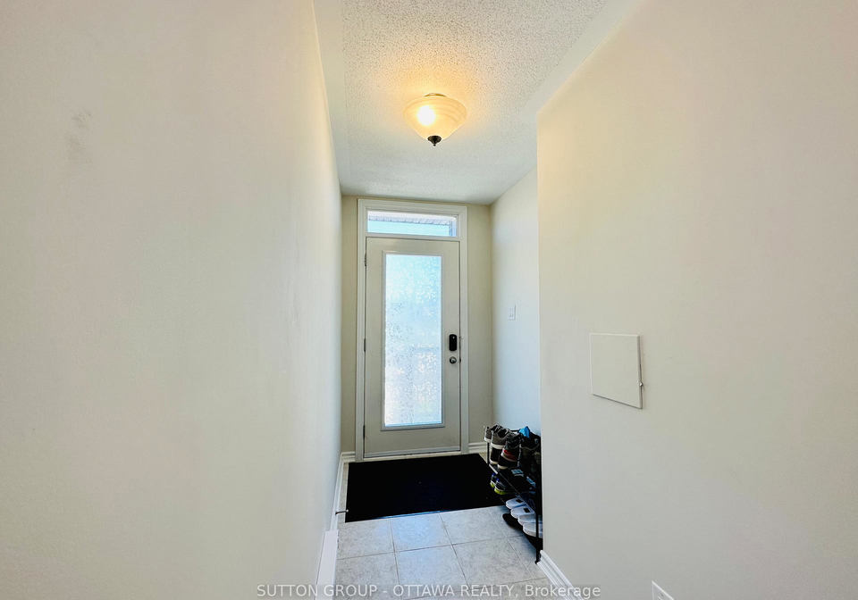 826-mikinak-road-ottawa-ontario-x12361316