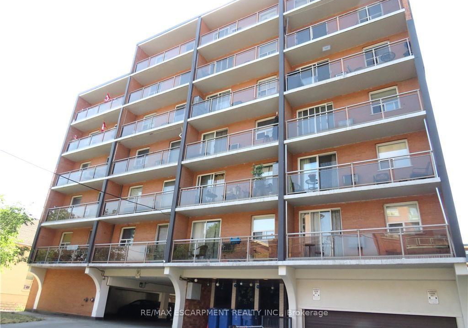 30-summit-avenue-hamilton-ontario-x12361486