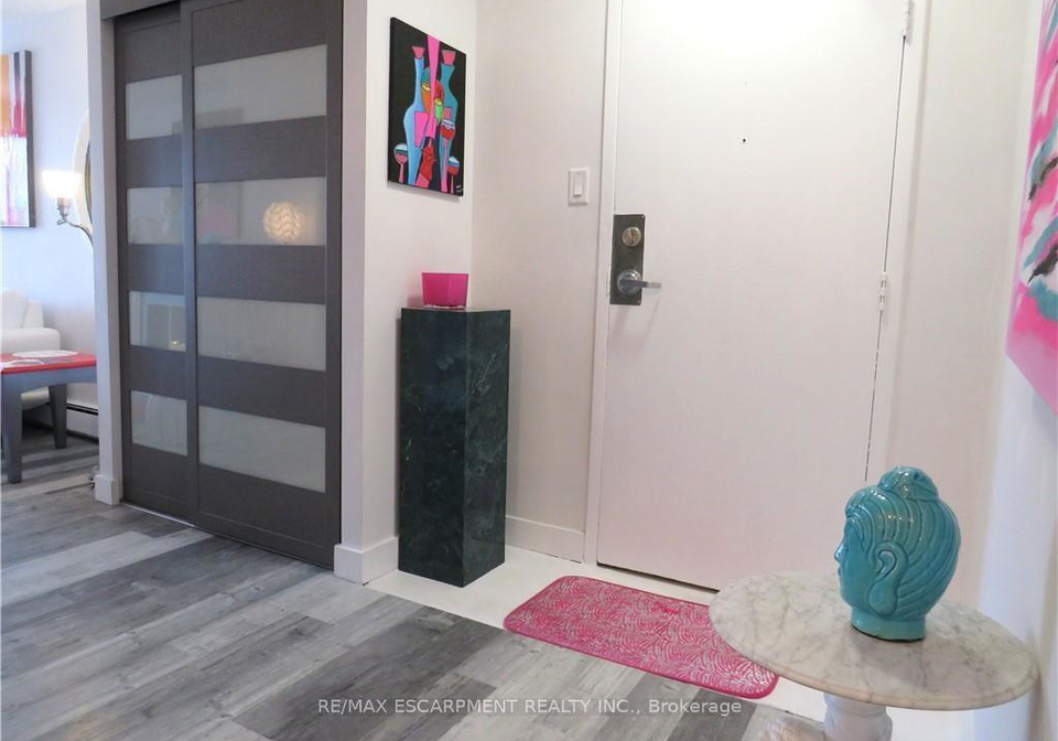 30-summit-avenue-hamilton-ontario-x12361486