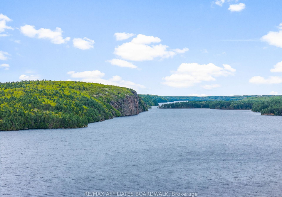 593-mazinaw-lake-addington-highlands-ontario-x12361698
