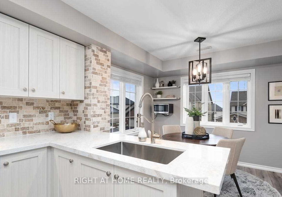 15-carere-crescent-guelph-ontario-x12362320