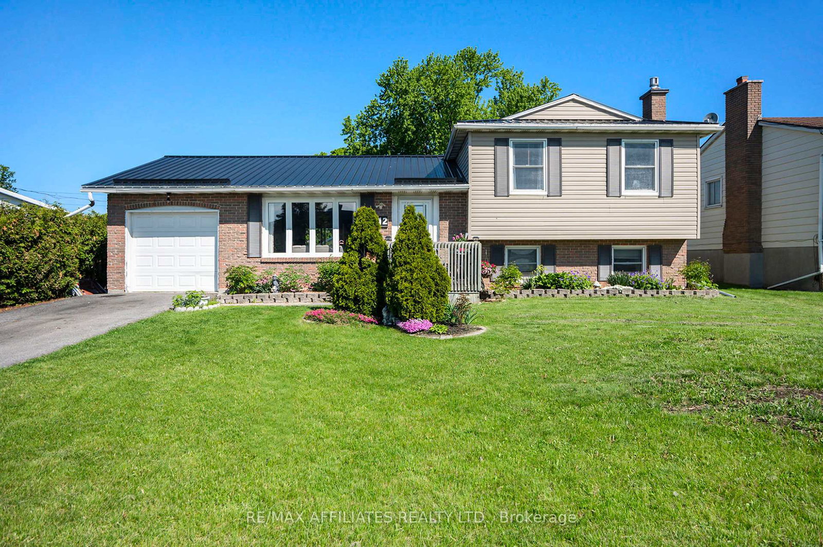 12-ross-street-e-smiths-falls-ontario-x12362557