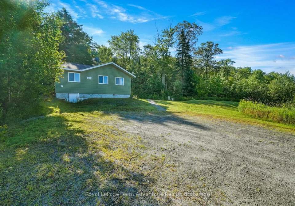 1413-124-highway-whitestone-ontario-x12362638