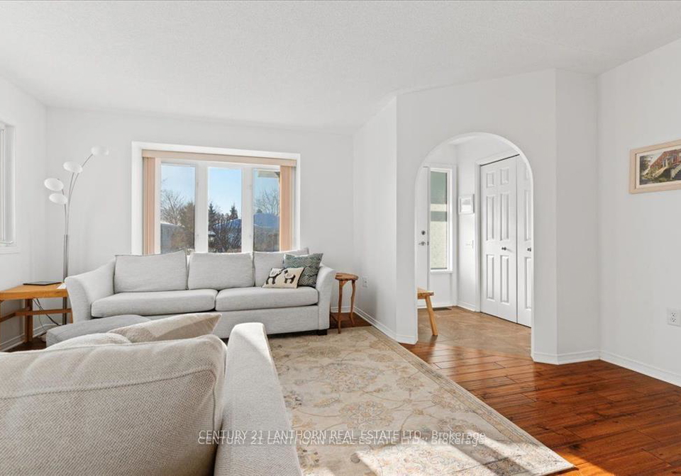 9-reynolds-place-prince-edward-county-ontario-x12362675